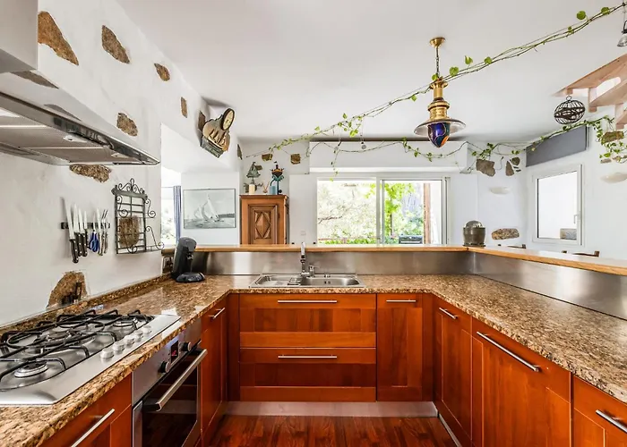 Gorgeous Home In Calvi Дом отдыха Кальви